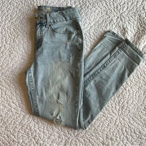 Seven7 light wash high rise skinny jeans